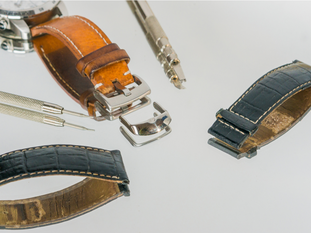 Changing breitling outlet watch strap